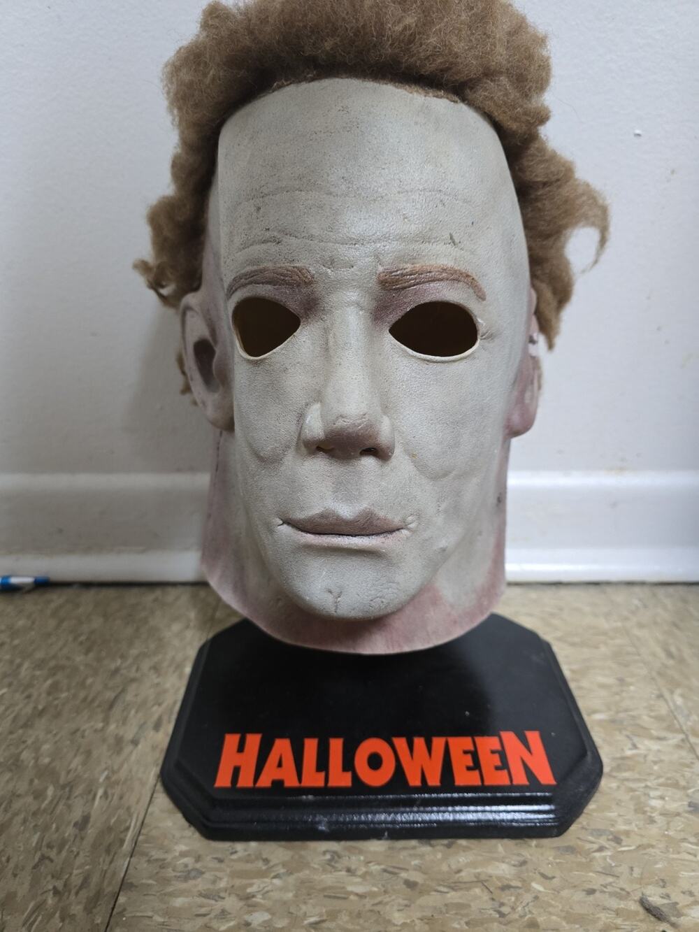 Psycho Killer Michael Myers Mask PROTOTYPE ICON OF FEAR CDP ICON WOOD STAND